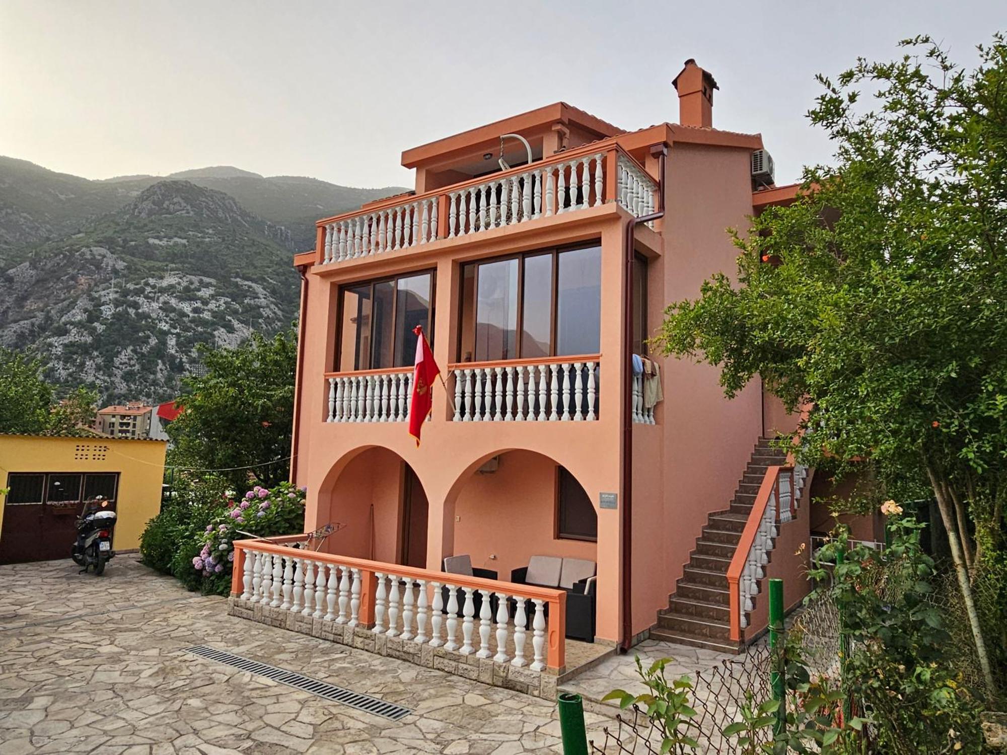 Apartment Vento Di Bocche III Kotor Bagian luar foto