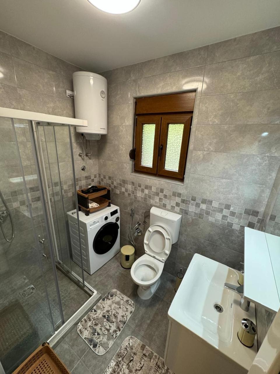 Apartment Vento Di Bocche III Kotor Bagian luar foto